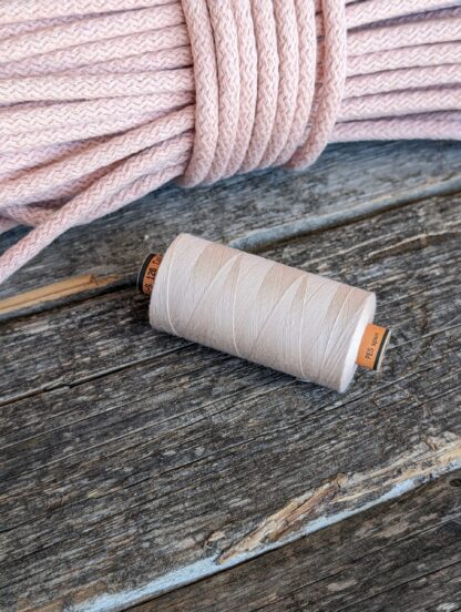 Sewing thread (120) as Tea Rose