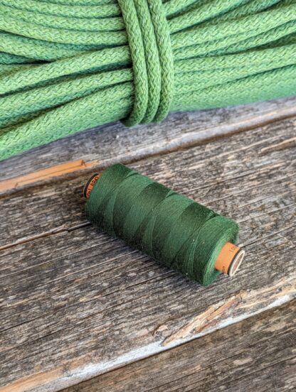 Sewing thread (144) as Avocado